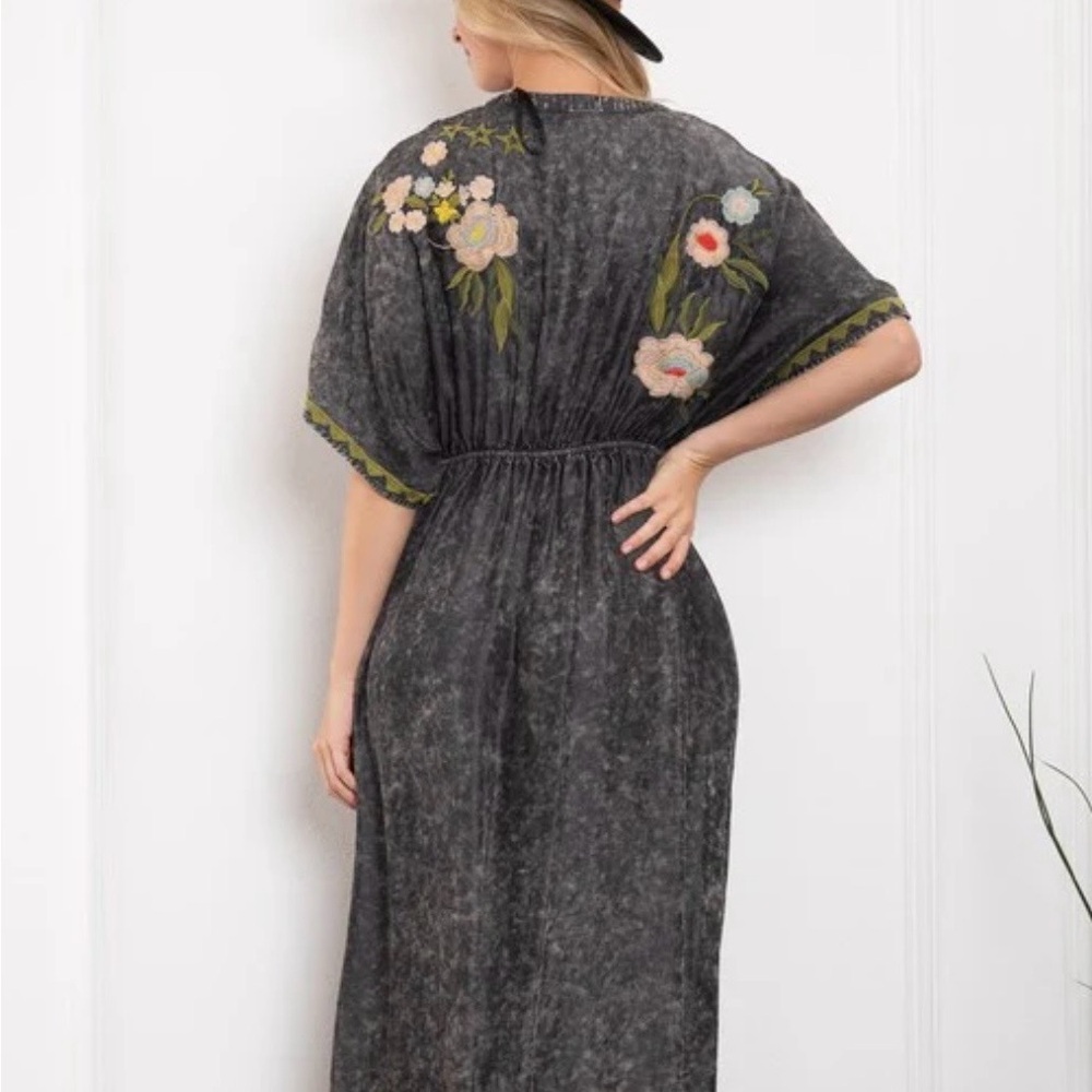 BlueVelvet Embroidered Black Maxi Dress - Picture 4 of 9